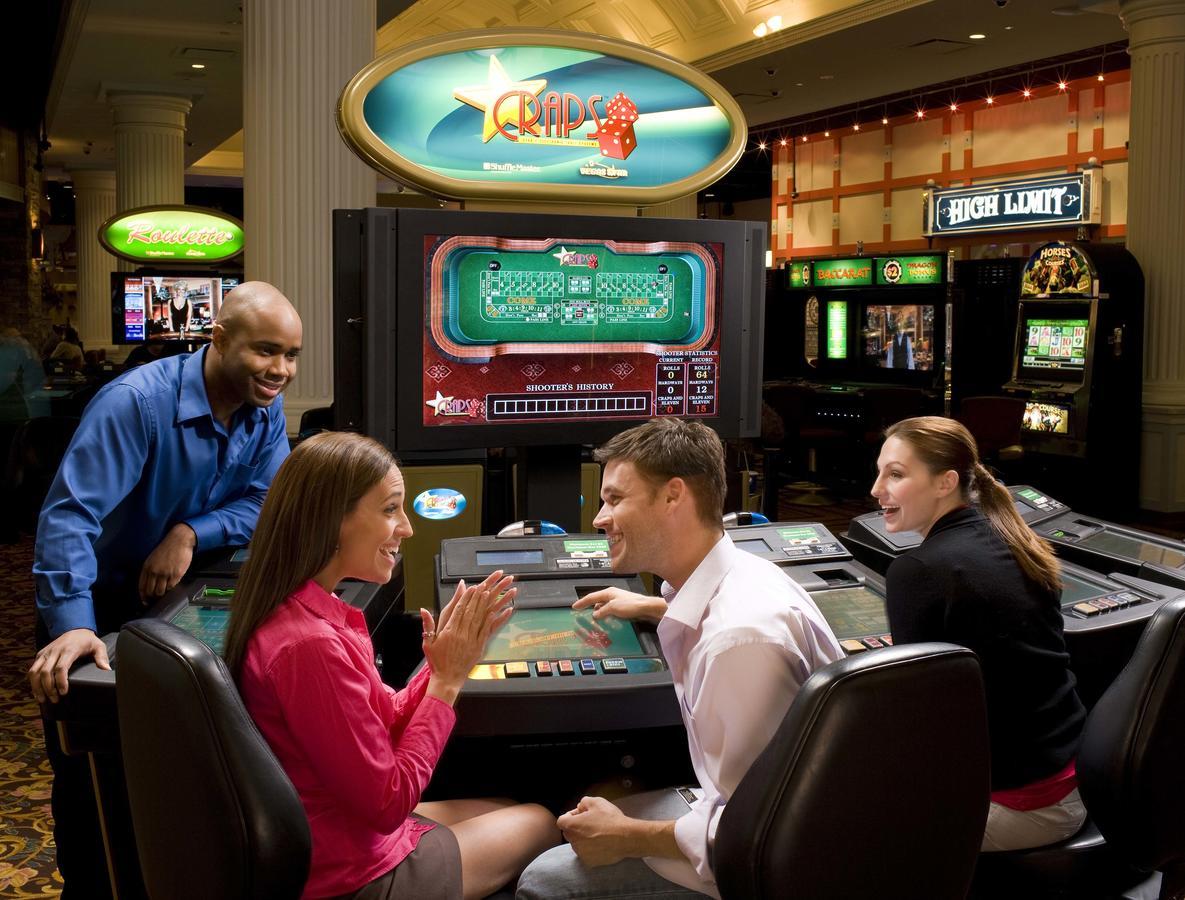 Saratoga Casino Hotel Саратога Спрингс Екстериор снимка